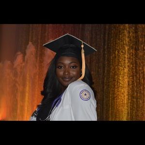 Meet your Posher, Rayna